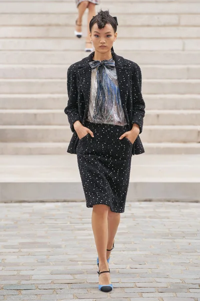 Look 17